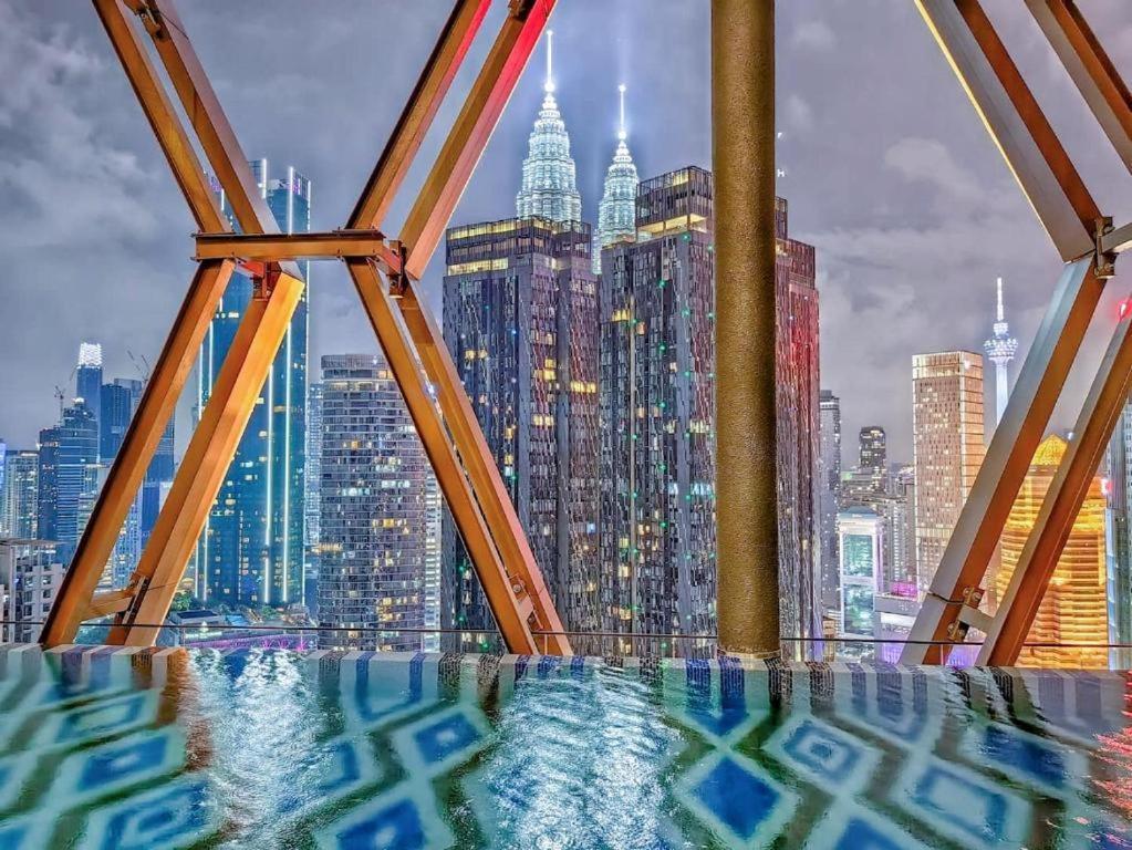 Scarletz Suites Klcc By Luxe Suites Kuala Lumpur Exterior photo
